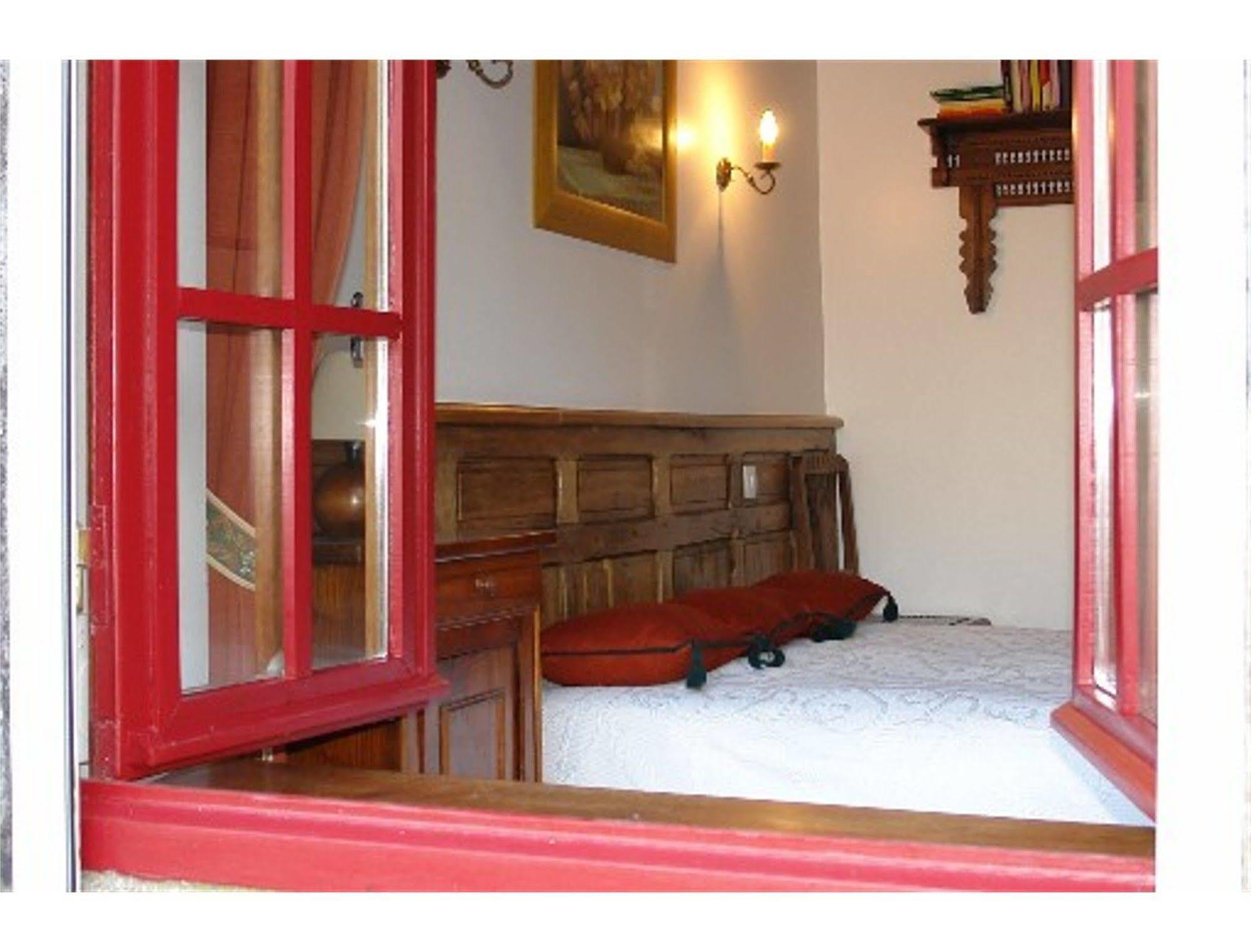 Hotel Domaine Le Puits De Jeanne Plouégat-Moysan Esterno foto
